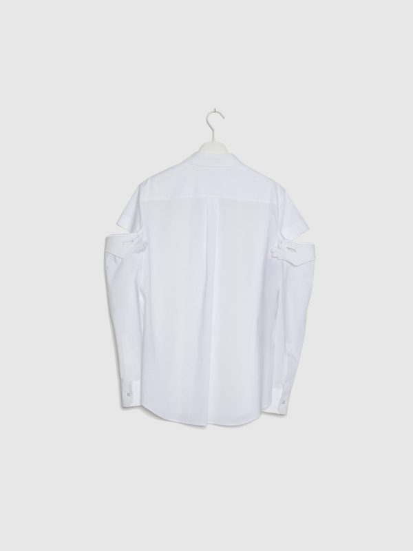 Camisa com Aplicação na Manga em Branco Online